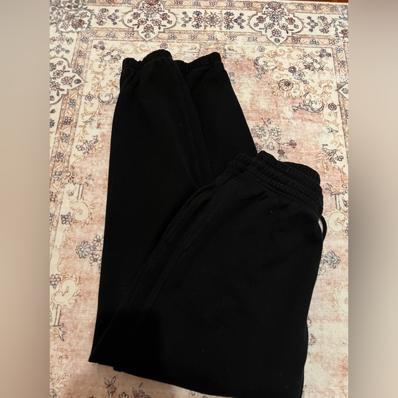 H&M Pants - ⭐️BOGO H&M black sweatpants